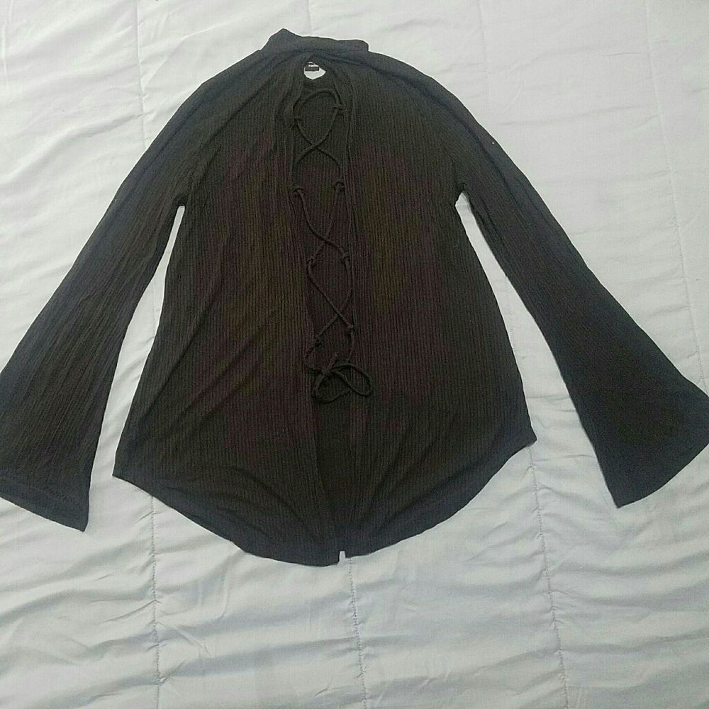 BLACK RIBBED TOP